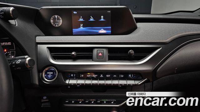 Лексус UX300e 2022 — миниатюра 20