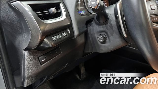 Лексус UX300e 2022 — миниатюра 23