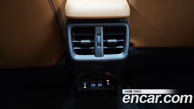 Лексус UX300e 2022 — миниатюра 24