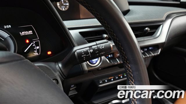 Лексус UX300e 2022 — миниатюра 27