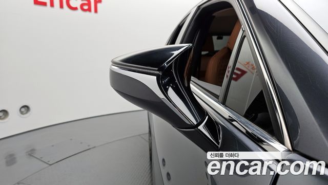 Лексус UX300e 2022 — миниатюра 31