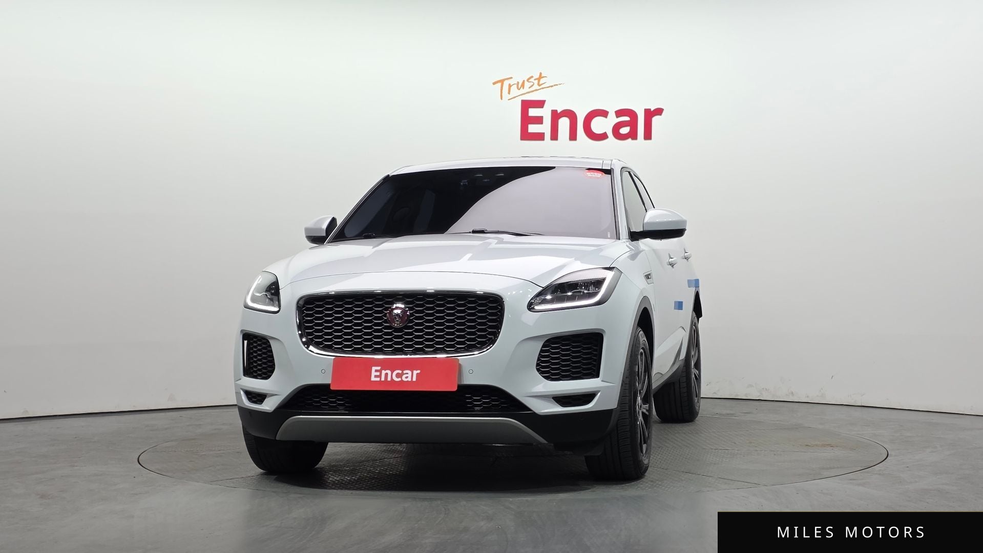 Jaguar E-PACE 2018 — миниатюра 3