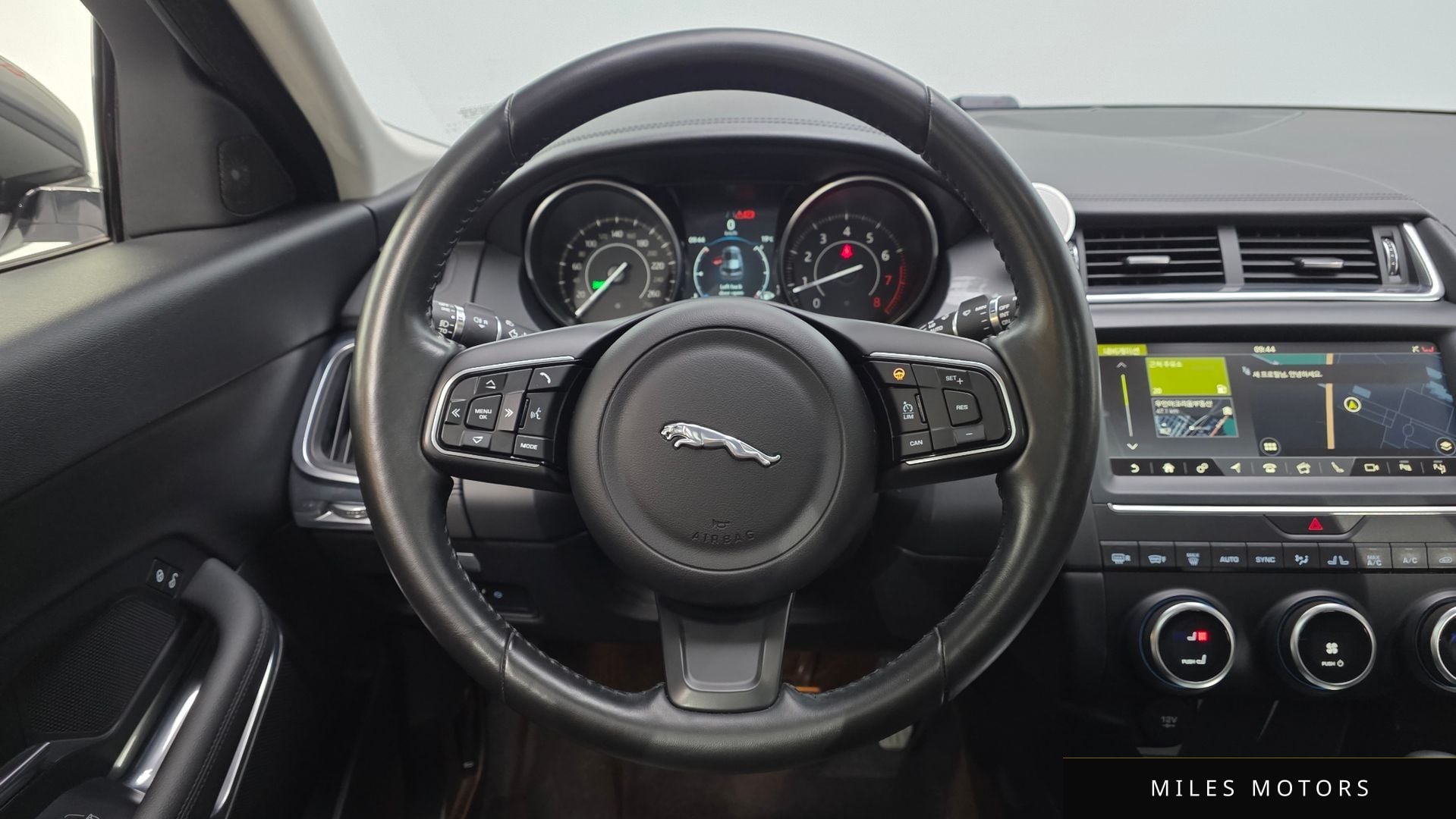 Jaguar E-PACE 2018 — миниатюра 19