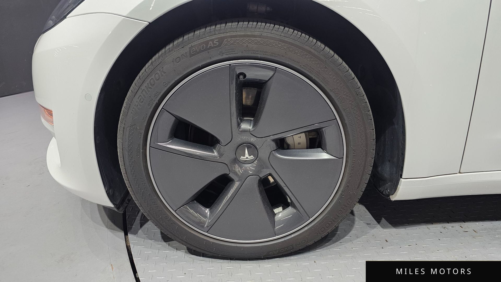 Tesla Model 3 2022 — миниатюра 5