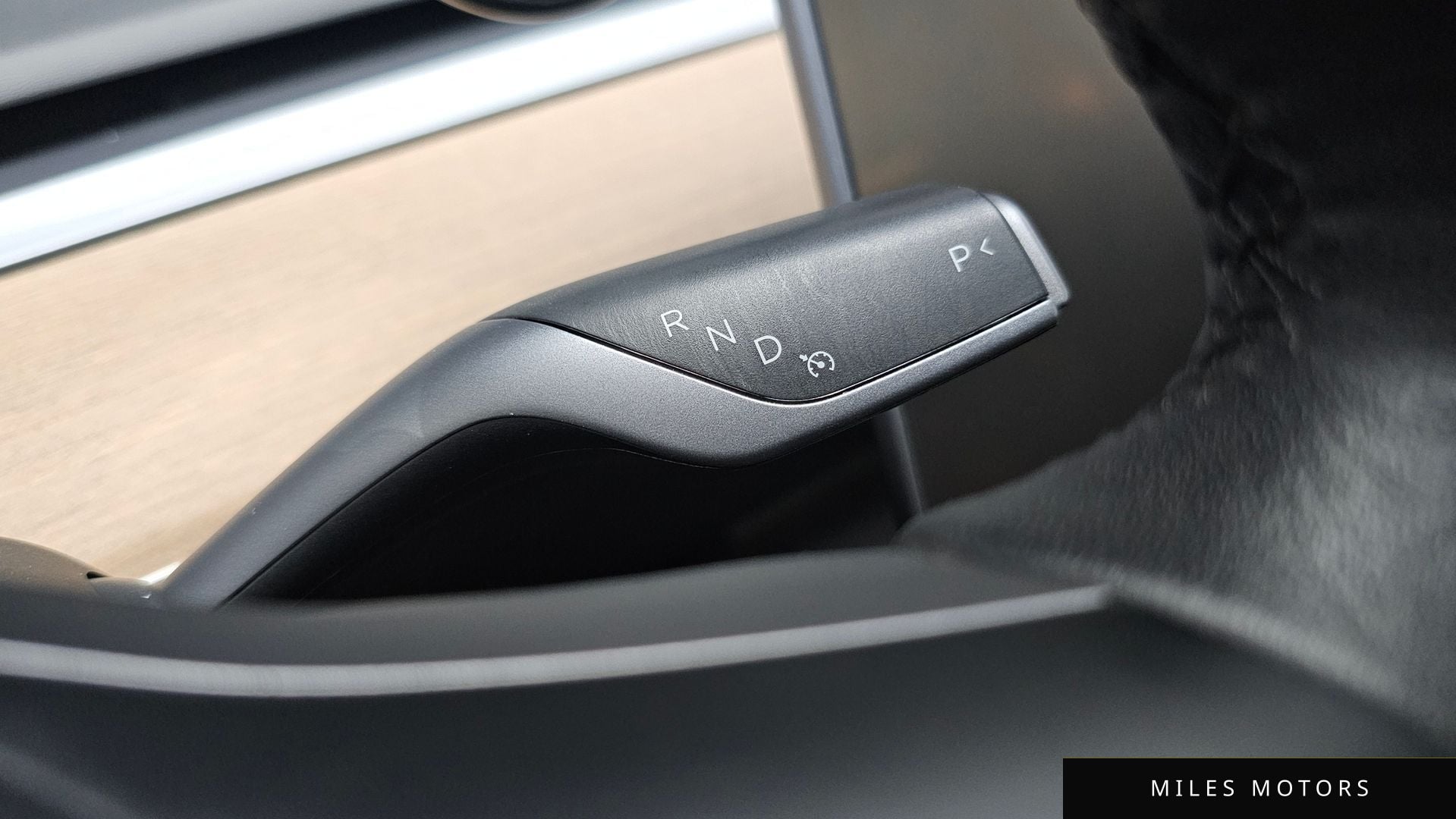 Tesla Model 3 2022 — миниатюра 12