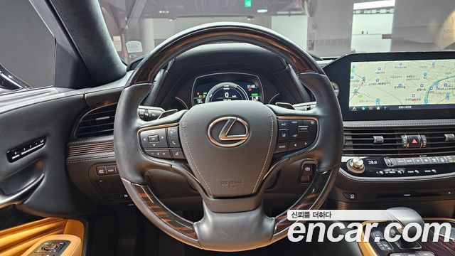Лексус LS500h 2021 — миниатюра 19