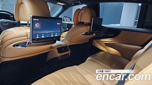 Лексус LS500h 2021 — миниатюра 24