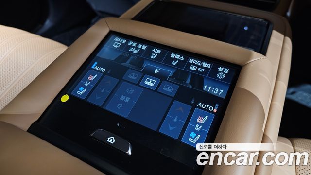 Лексус LS500h 2021 — миниатюра 25