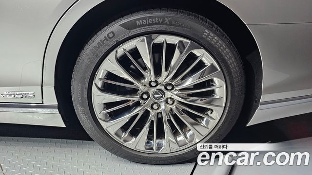 Лексус LS500h 2021 — миниатюра 7