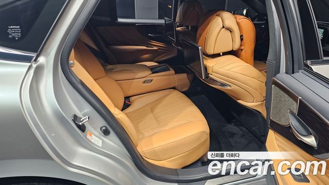 Лексус LS500h 2021 — миниатюра 16