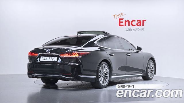 Лексус LS500h 2018 — миниатюра 2