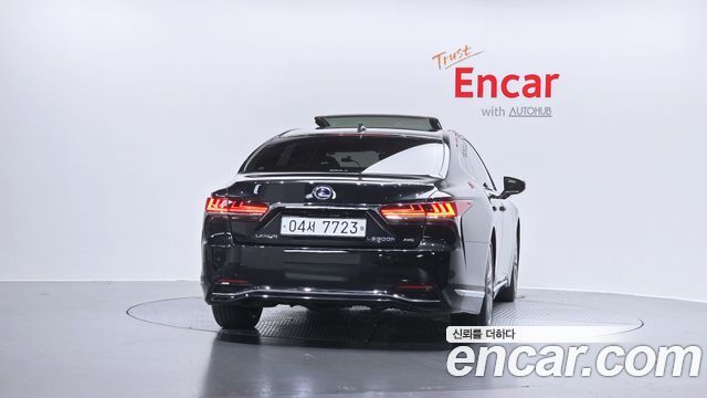 Лексус LS500h 2018 — миниатюра 4