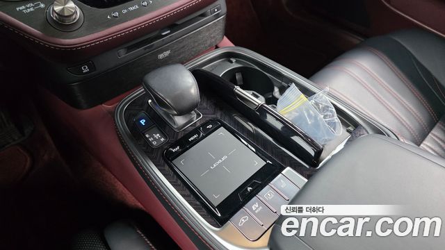Лексус LS500h 2018 — миниатюра 12