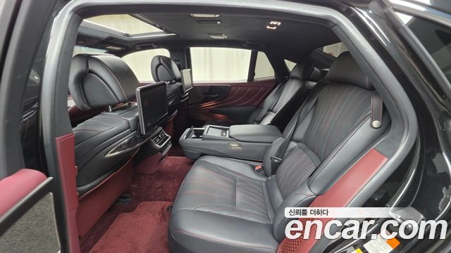 Лексус LS500h 2018 — миниатюра 16