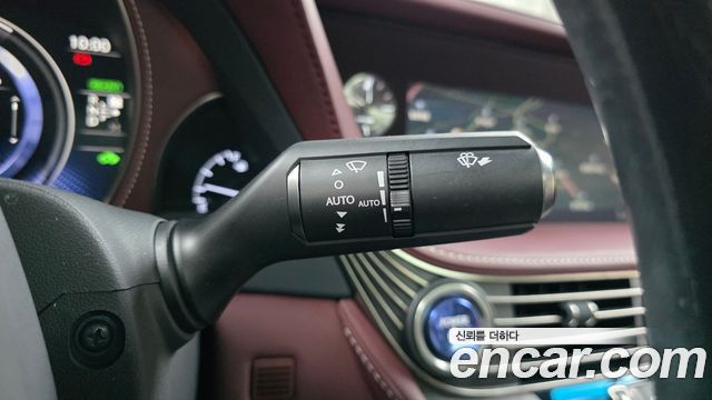 Лексус LS500h 2018 — миниатюра 29