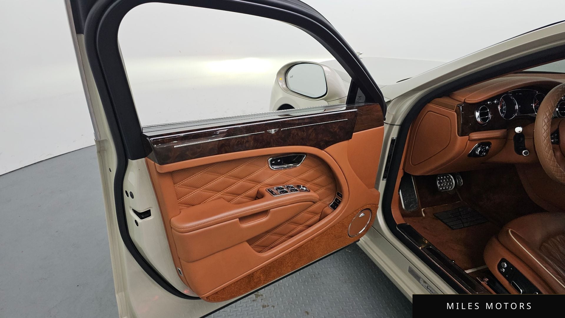 Bentley Mulsanne 2018 — миниатюра 14