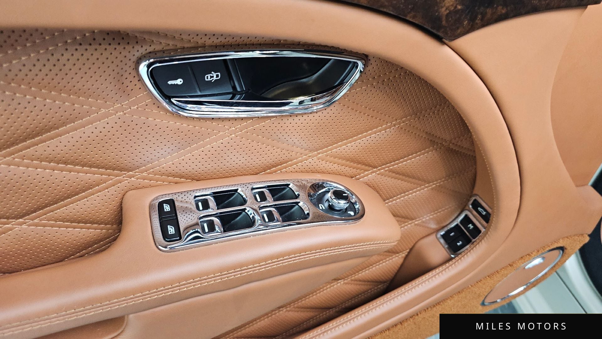 Bentley Mulsanne 2018 — миниатюра 28