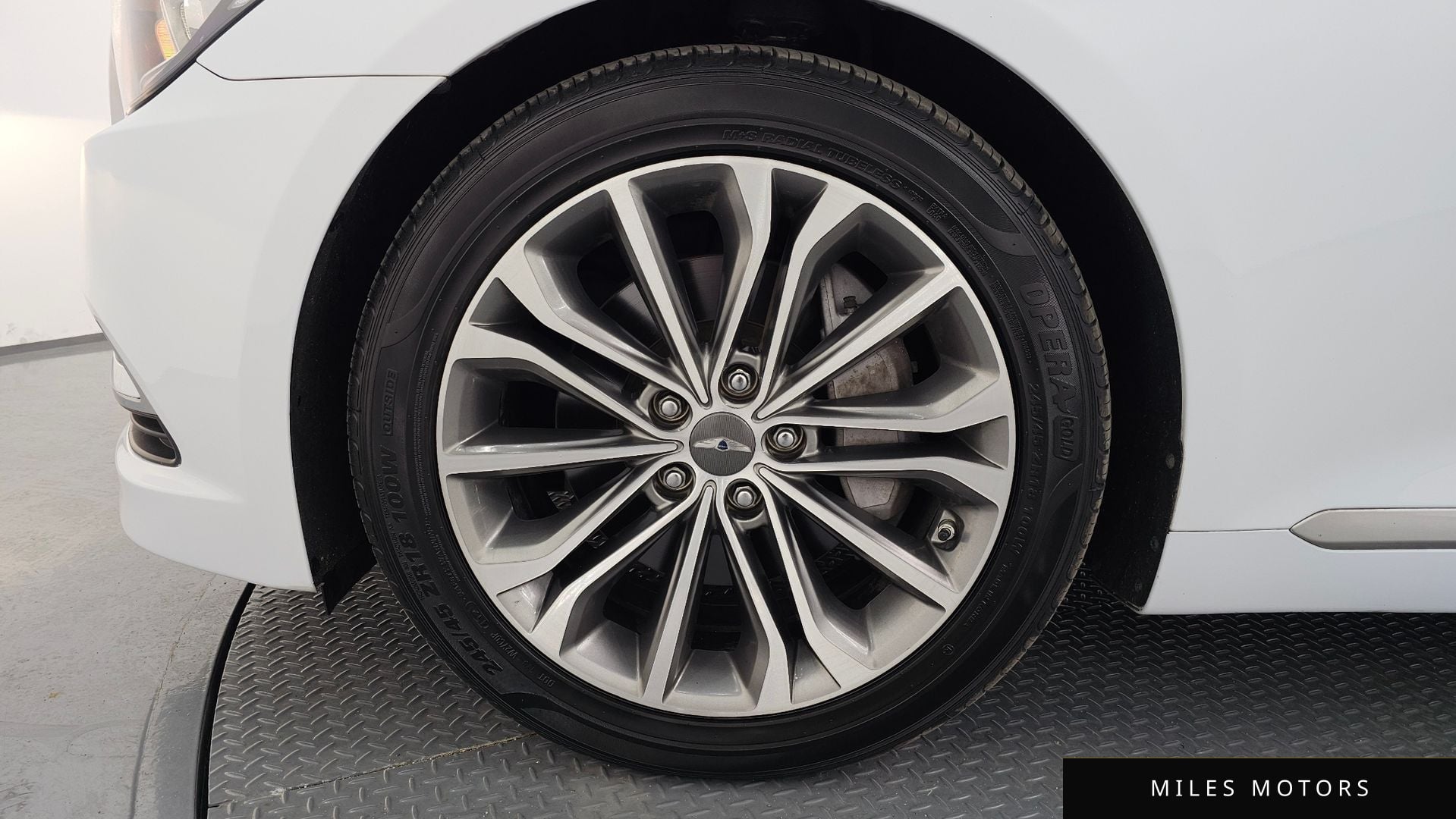 Hyundai Genesis 2015 — миниатюра 5