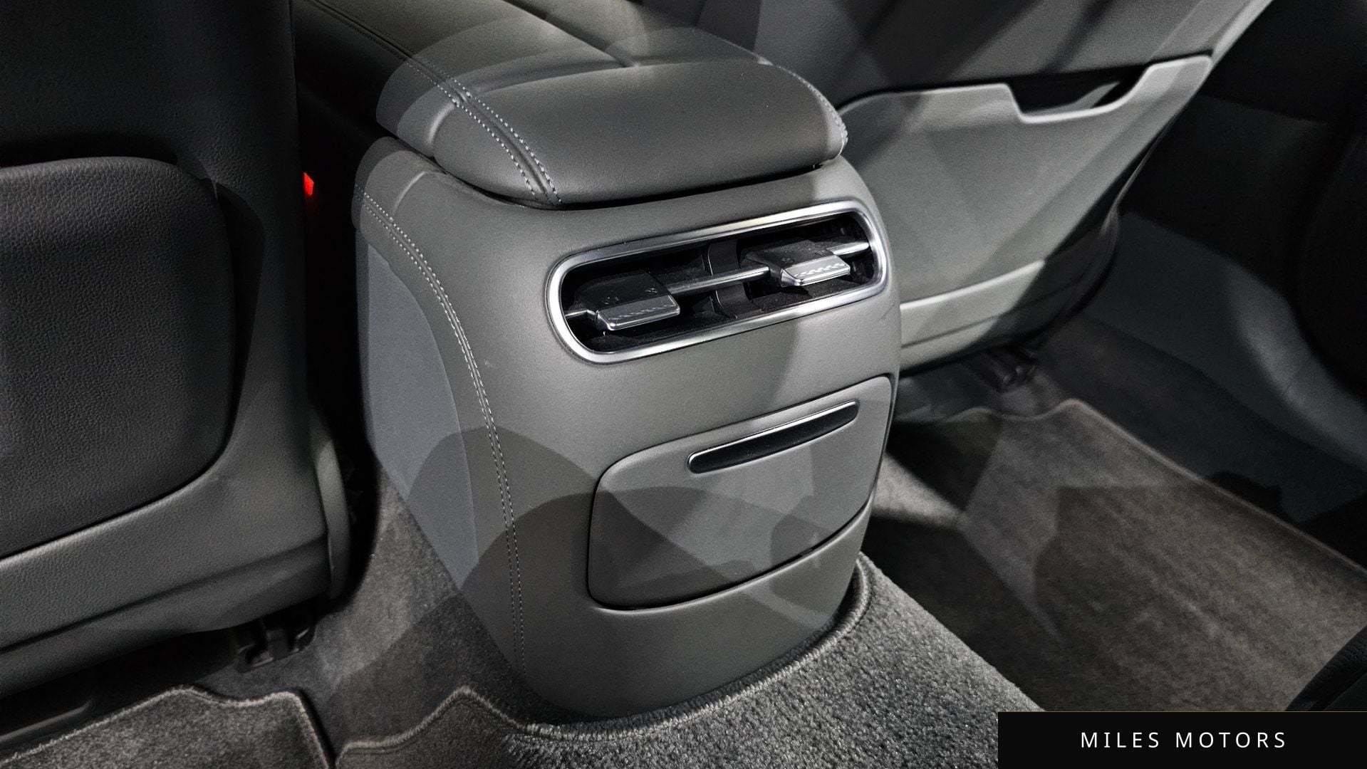 Genesis G90 (RS4) 2023 — миниатюра 33