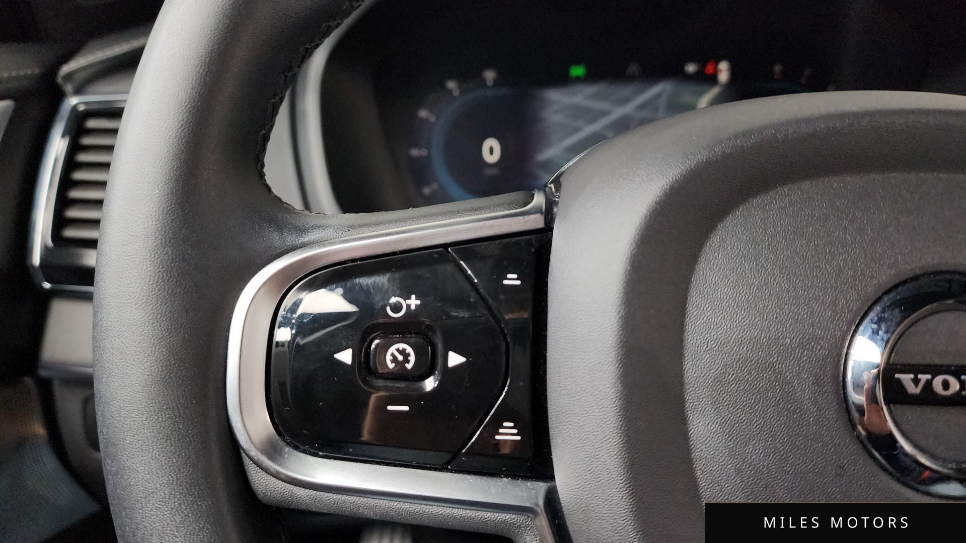 Volvo XC90 2023 — миниатюра 25