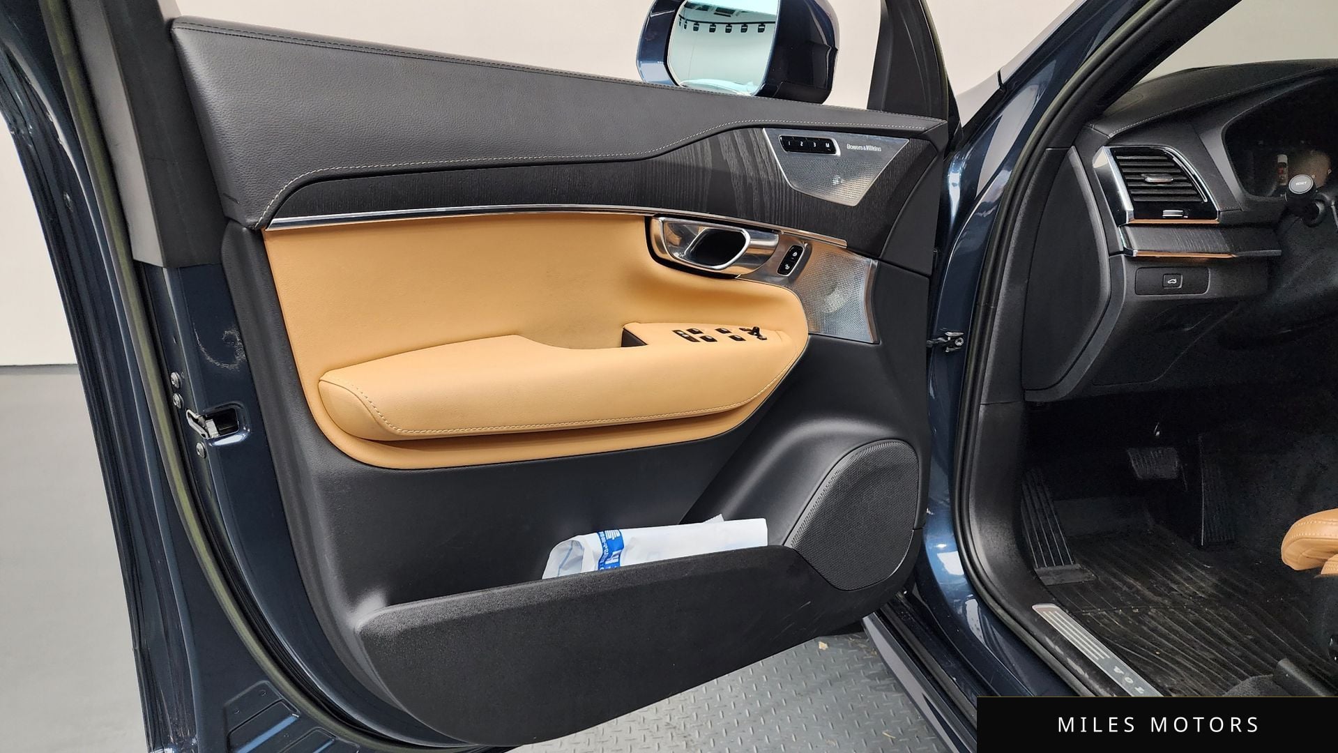 Volvo XC90 2023 — миниатюра 14
