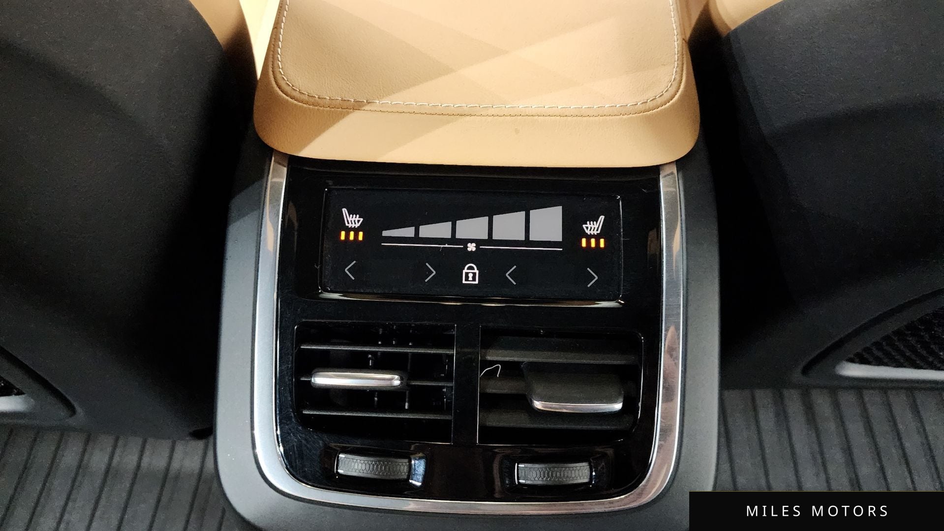 Volvo XC90 2023 — миниатюра 38
