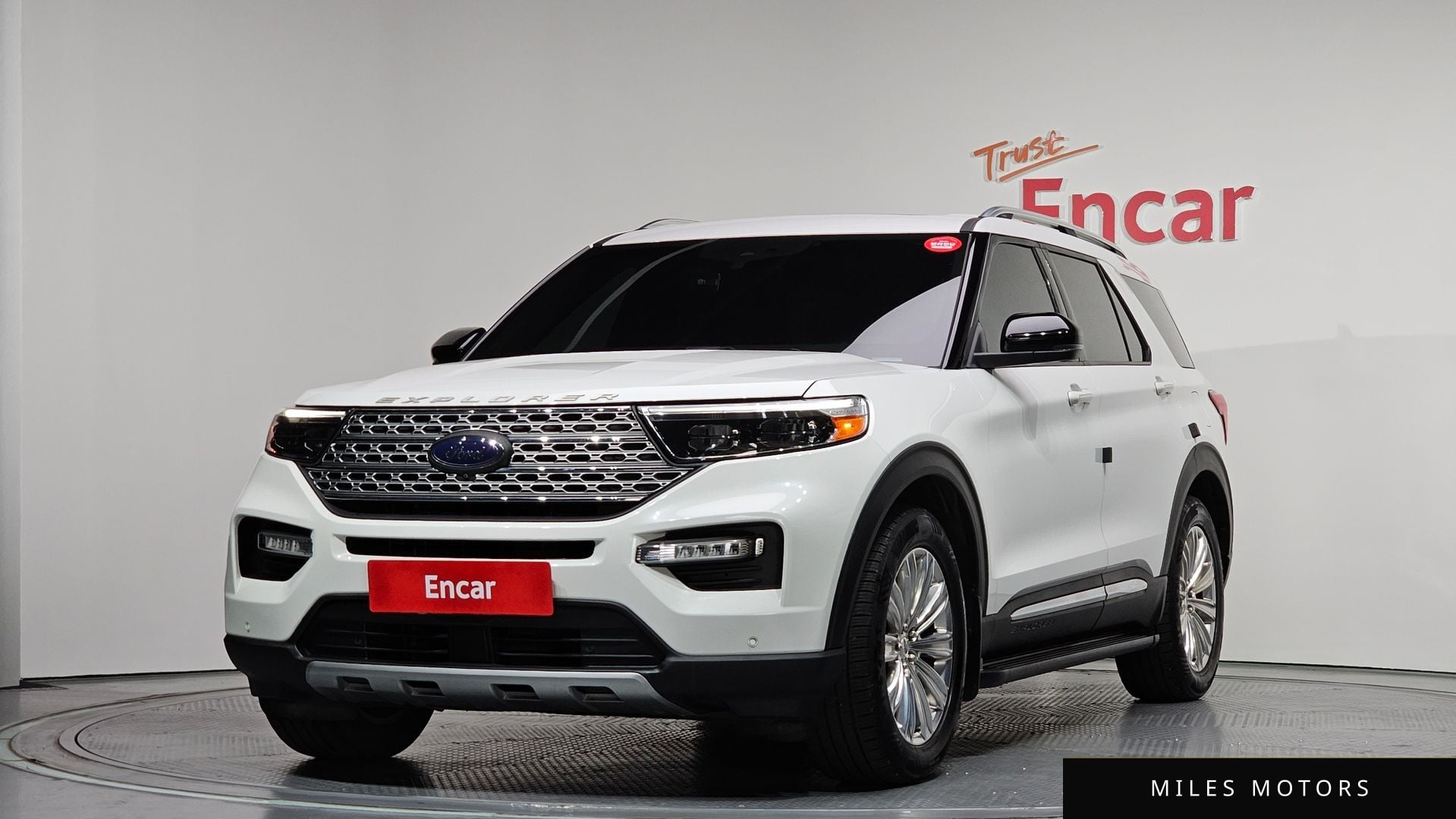 Ford Explorer 2020 — фото 1 из 12
