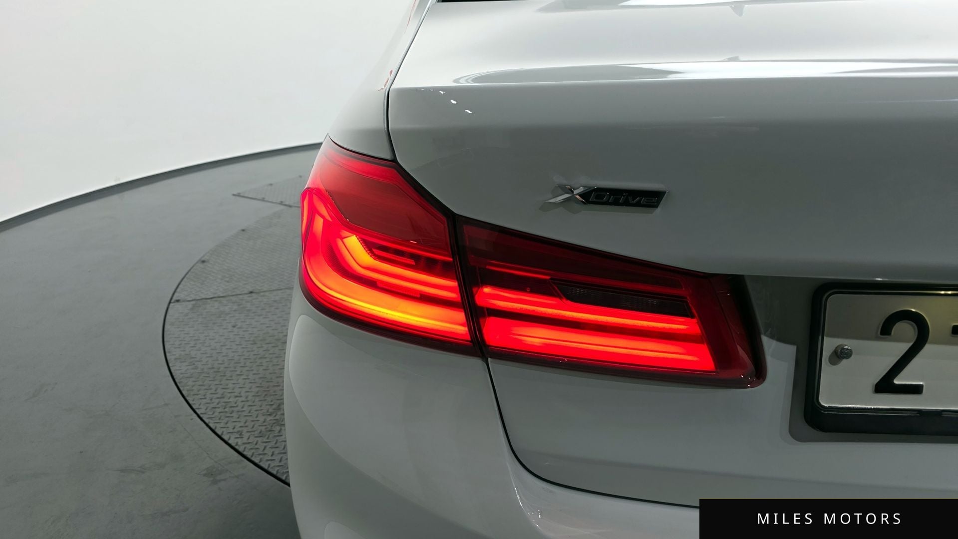 BMW 5 Series (G30) 2017 — миниатюра 9