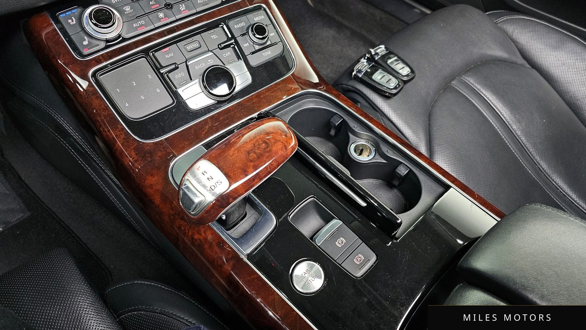 Audi A8 2012 — миниатюра 9