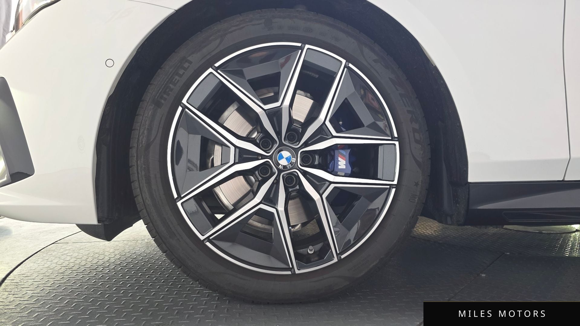BMW 5 Series (G60) 2025 — миниатюра 4