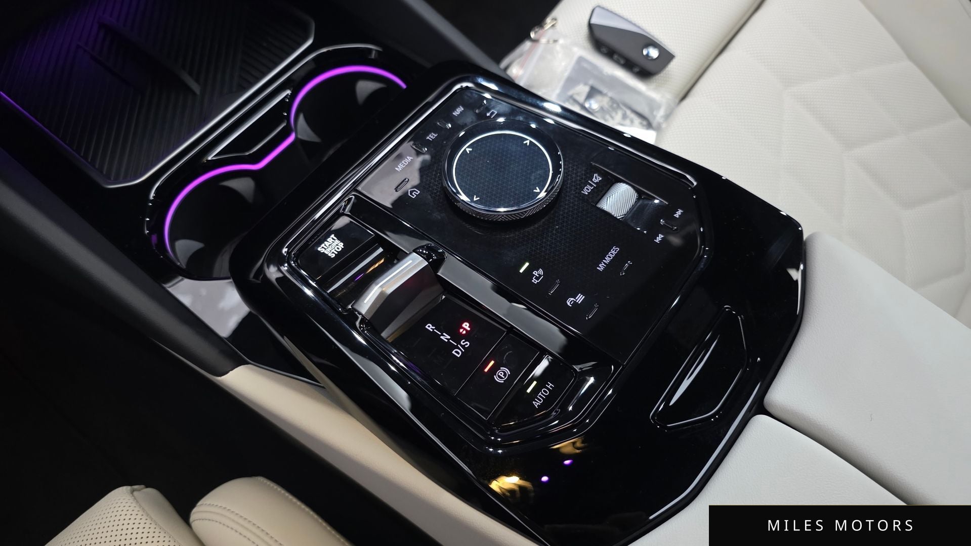 BMW 5 Series (G60) 2025 — миниатюра 11