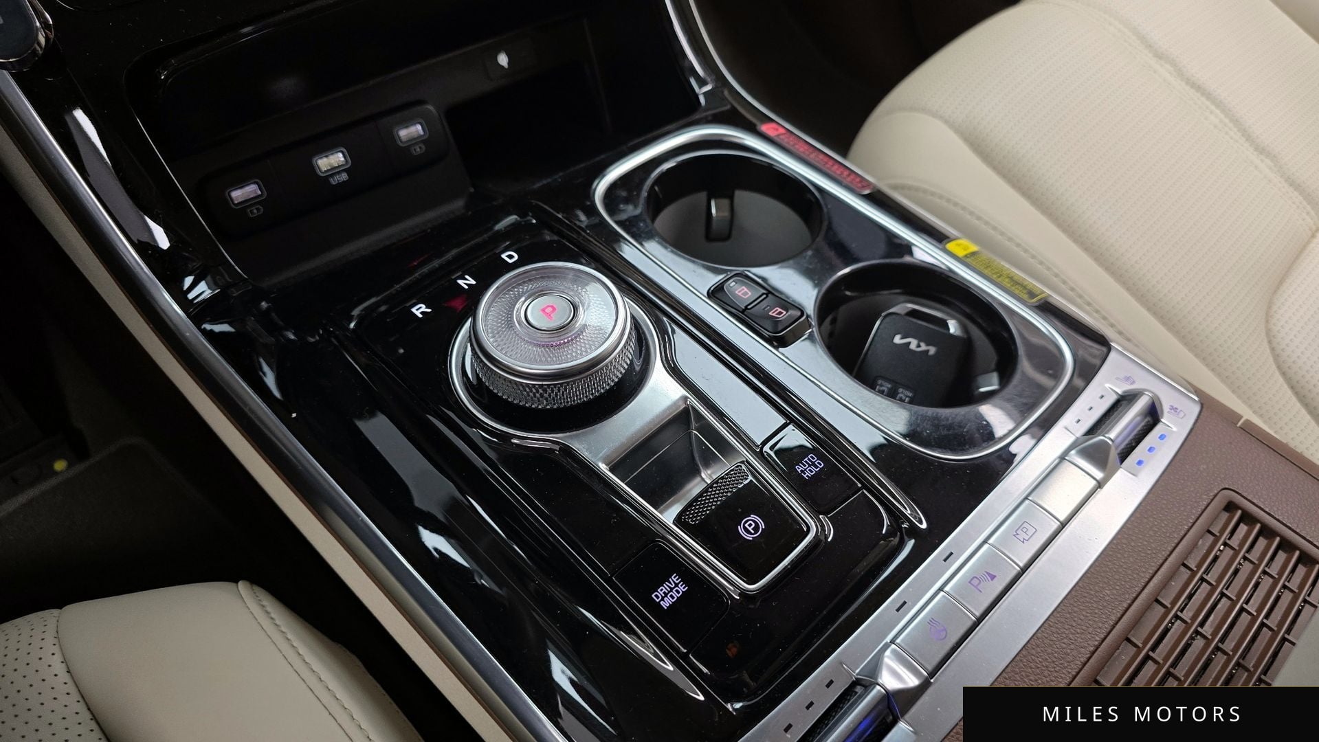 Kia Carnival 2023 — миниатюра 12