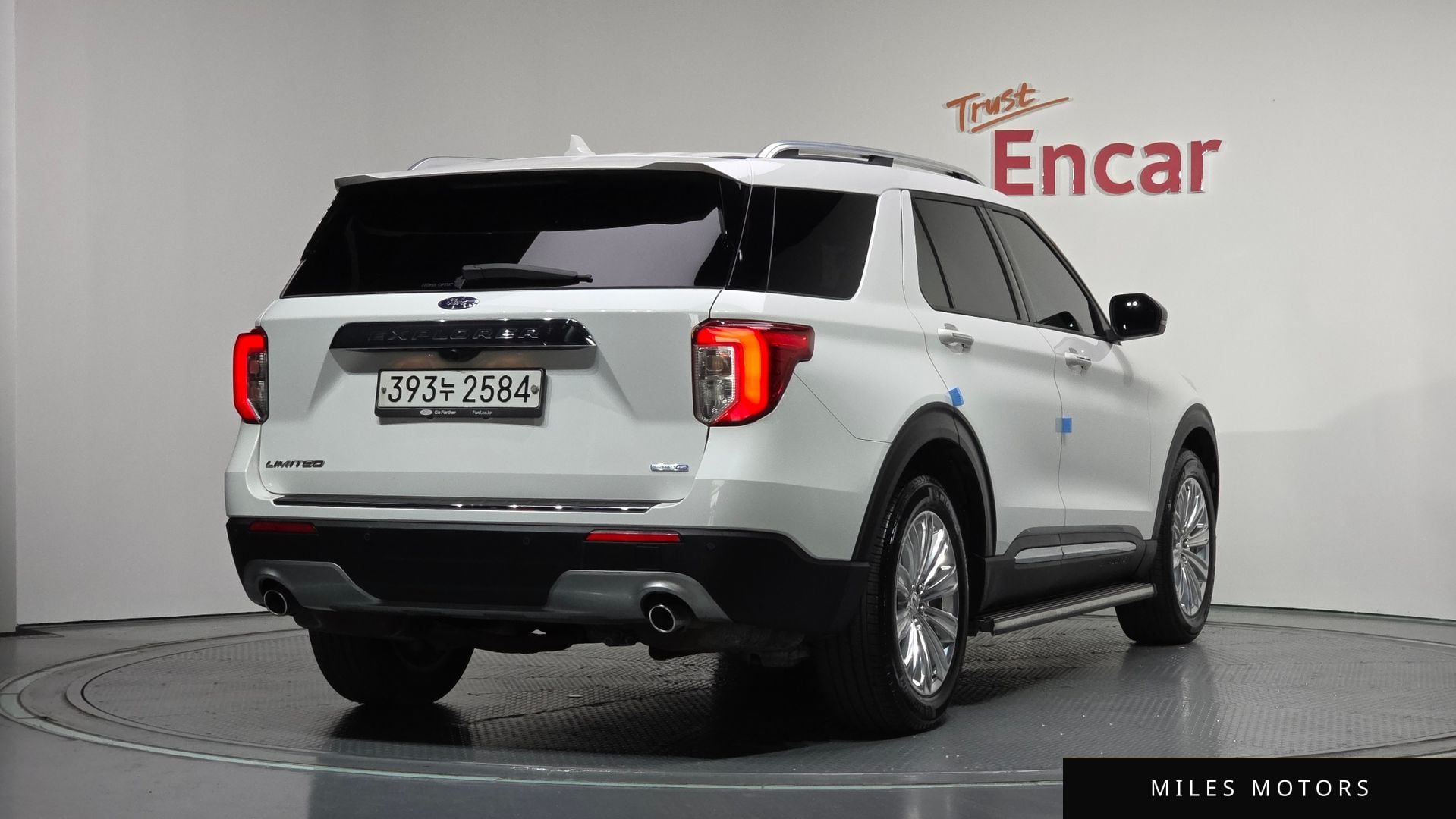 Ford Explorer 2020 — миниатюра 2