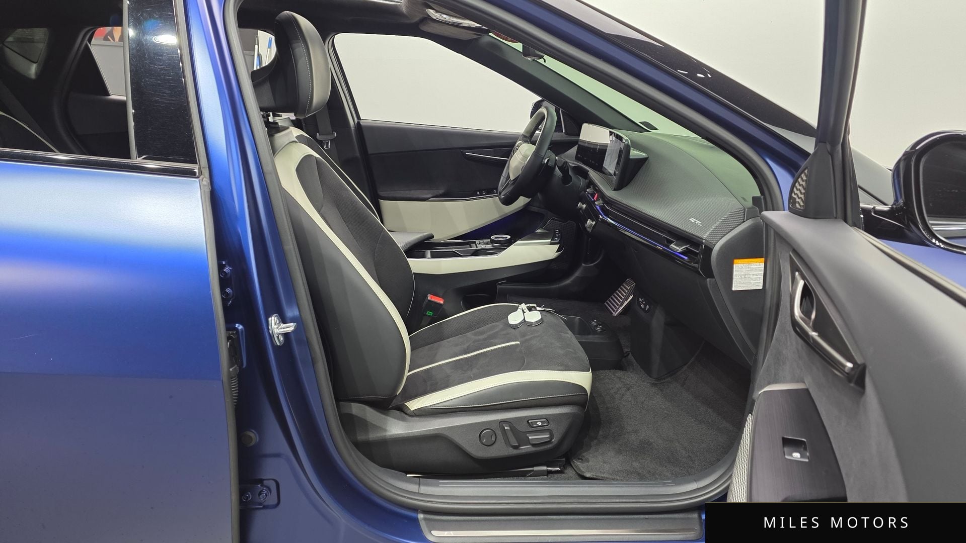 Kia EV6 2025 — миниатюра 17