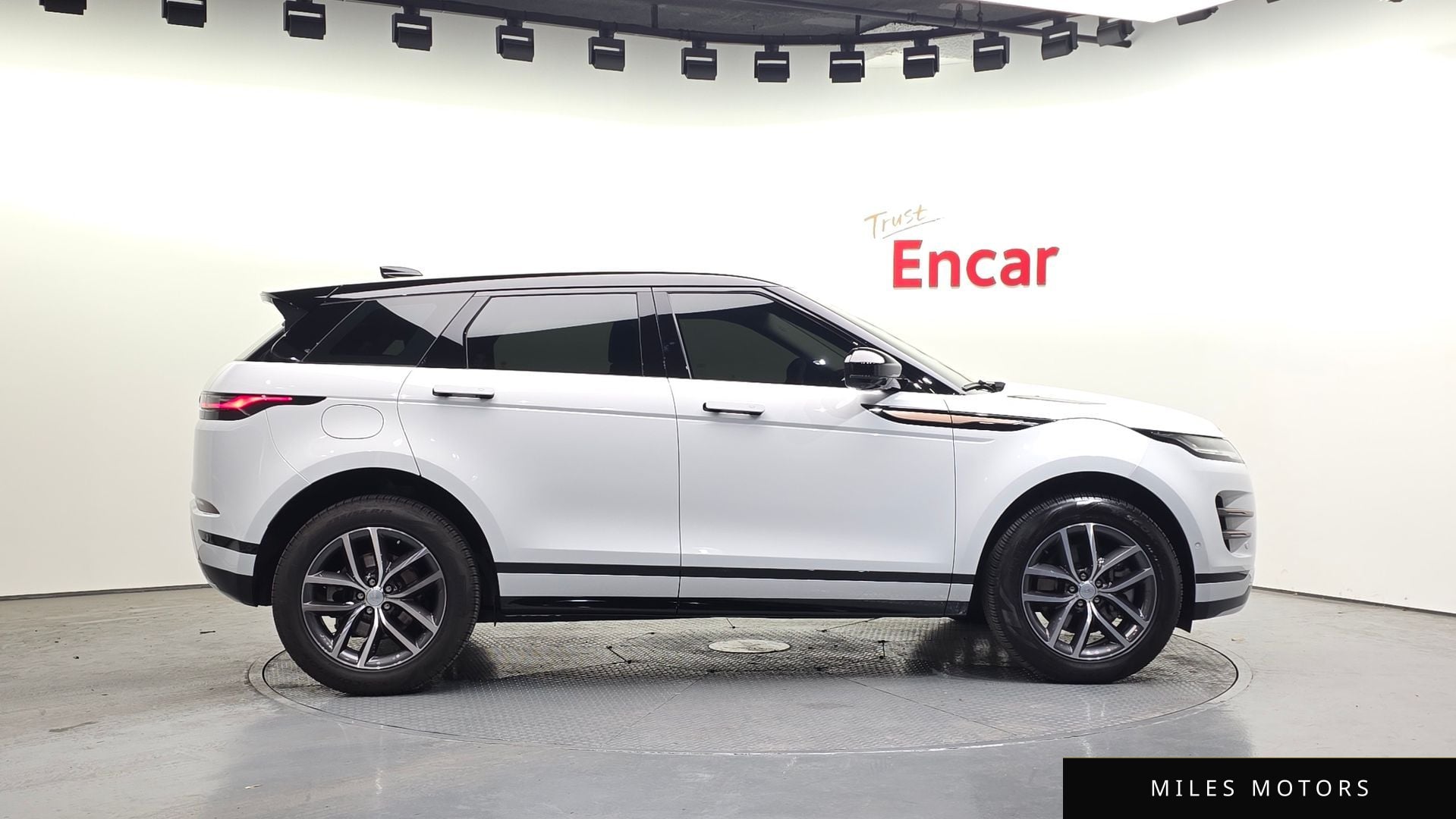 Land Rover Range Rover Evoque 2025 — миниатюра 6