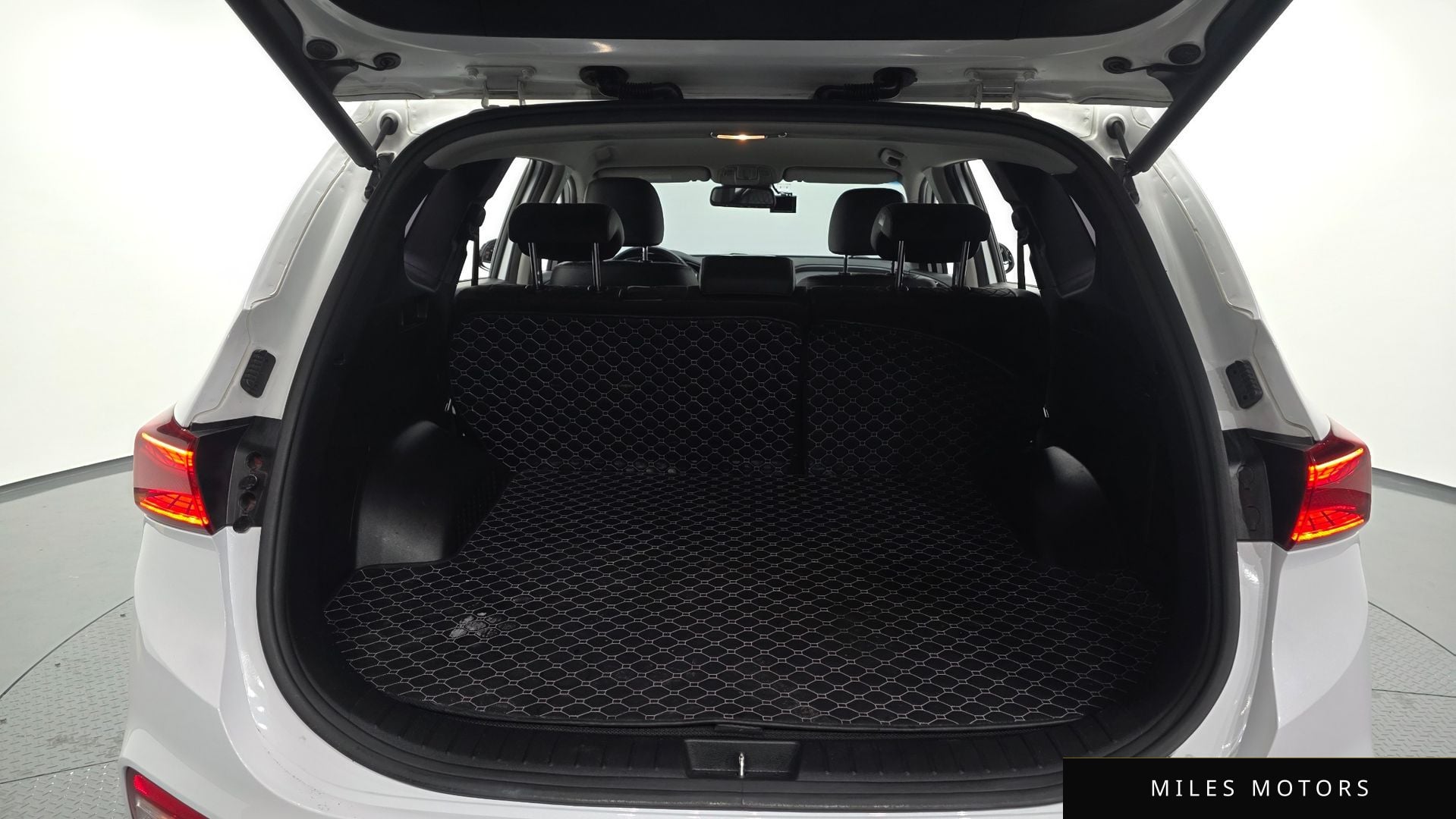 Hyundai Santafe 2019 — миниатюра 25