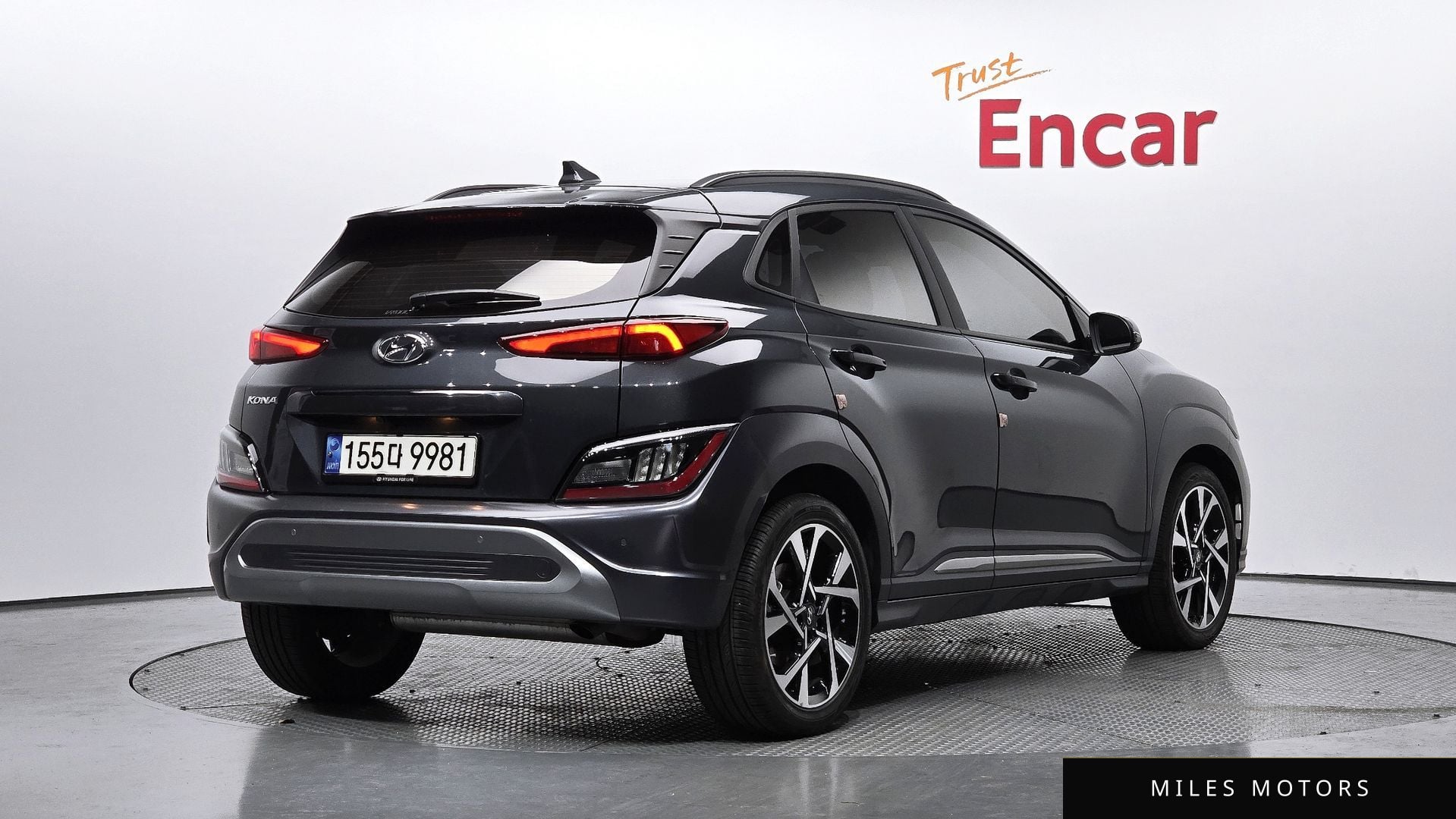 Hyundai Kona 2023 — фото 1 из 12