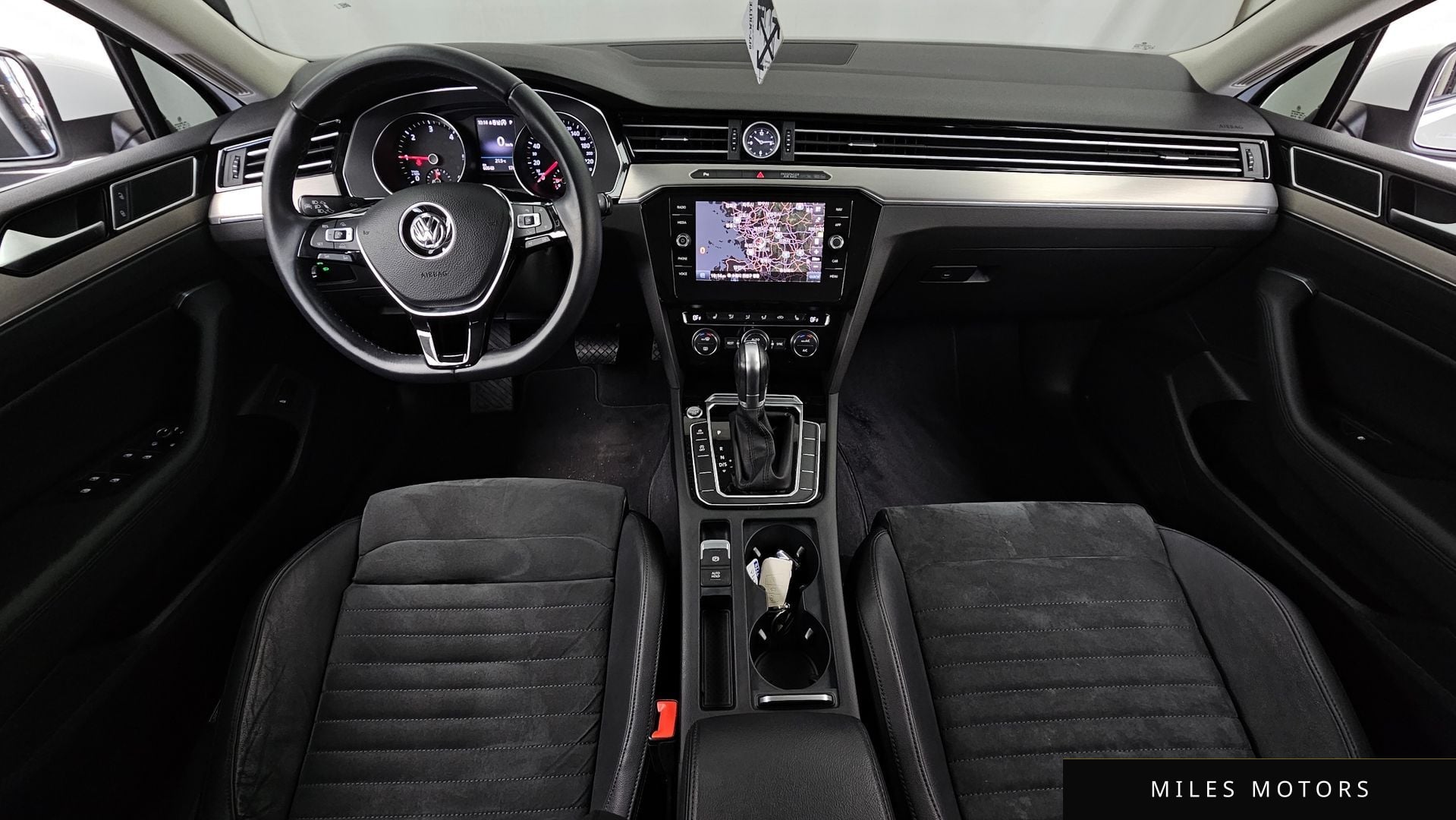 Volkswagen Passat 2018 — миниатюра 10