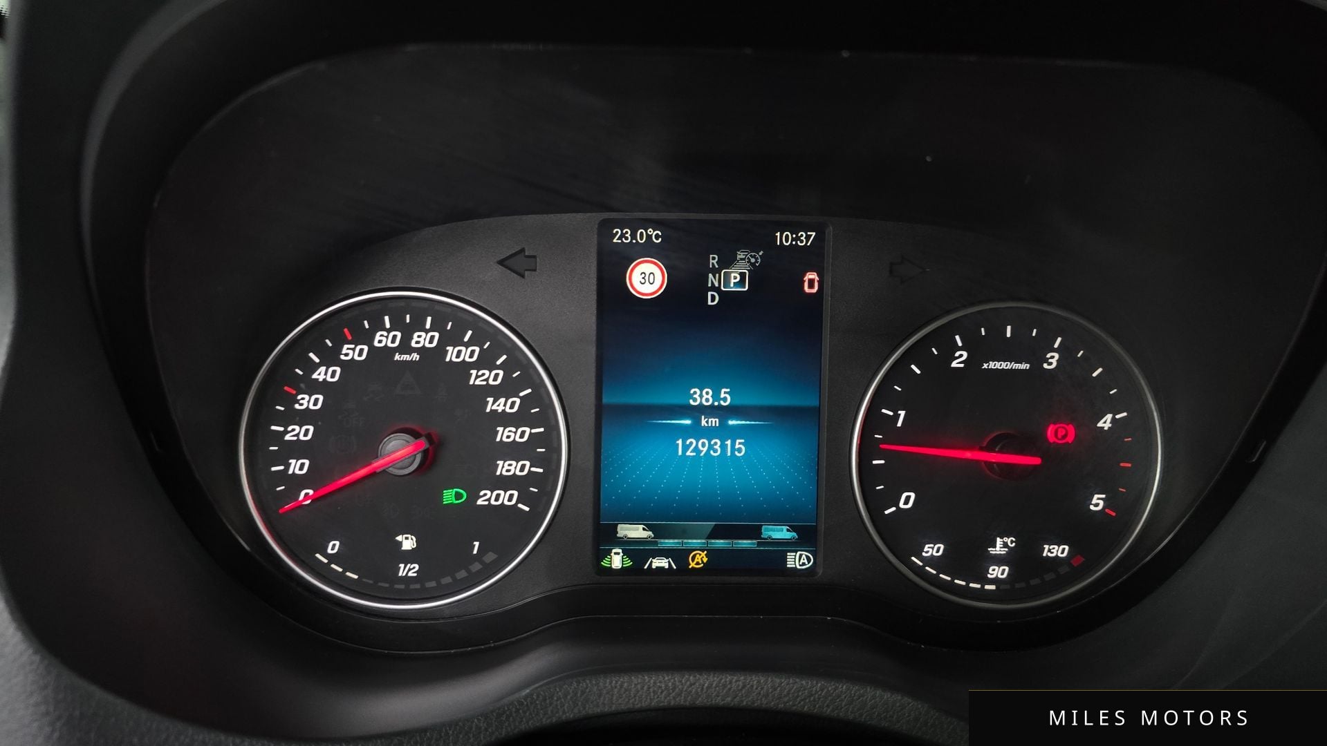 Mercedes-Benz 스프린터 2023 — миниатюра 11