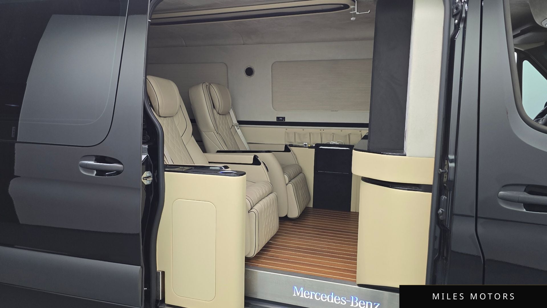 Mercedes-Benz 스프린터 2023 — миниатюра 18