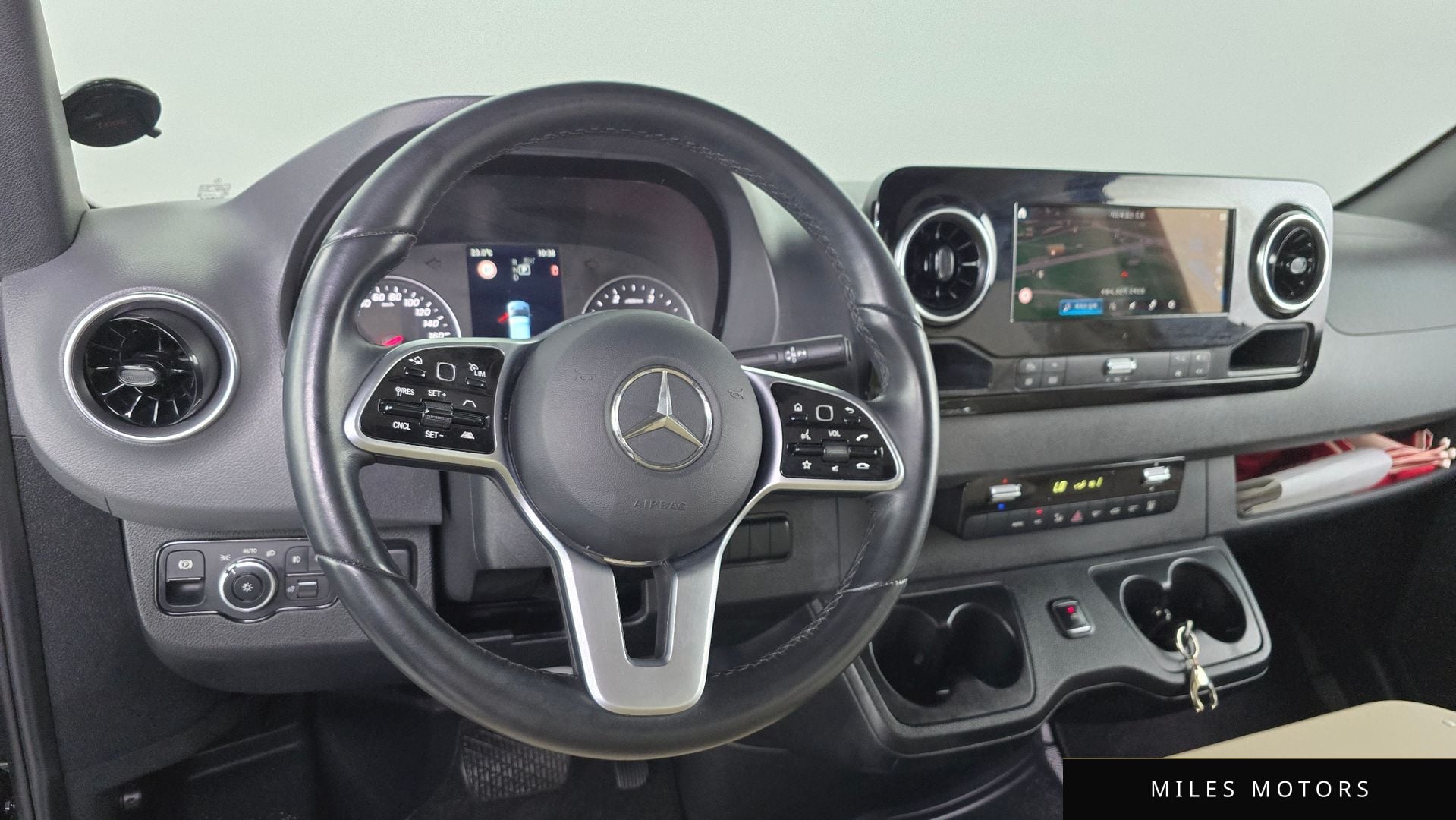 Mercedes-Benz 스프린터 2023 — миниатюра 19