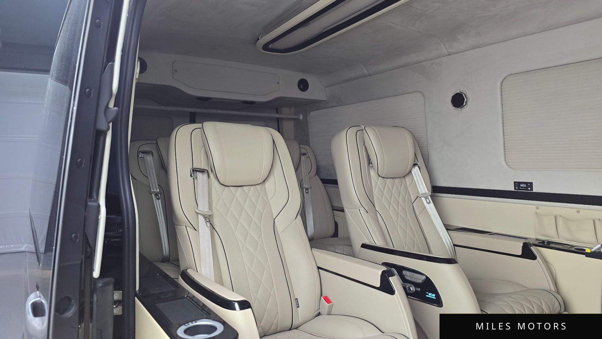 Mercedes-Benz 스프린터 2023 — миниатюра 31