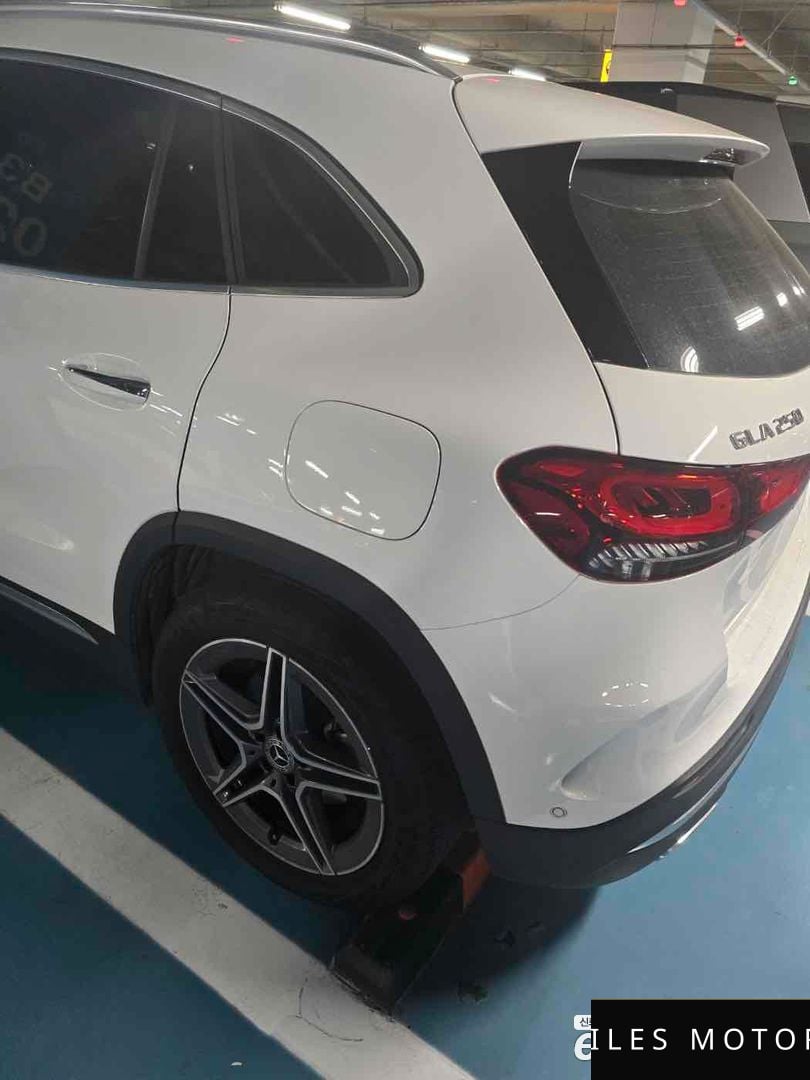Mercedes-Benz GLA-Class H247 2023 — миниатюра 6