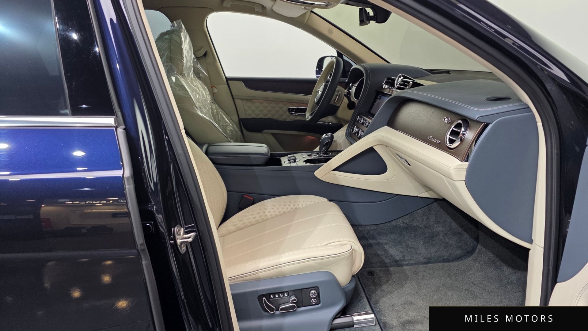 Bentley 벤테이가 2023 — миниатюра 11