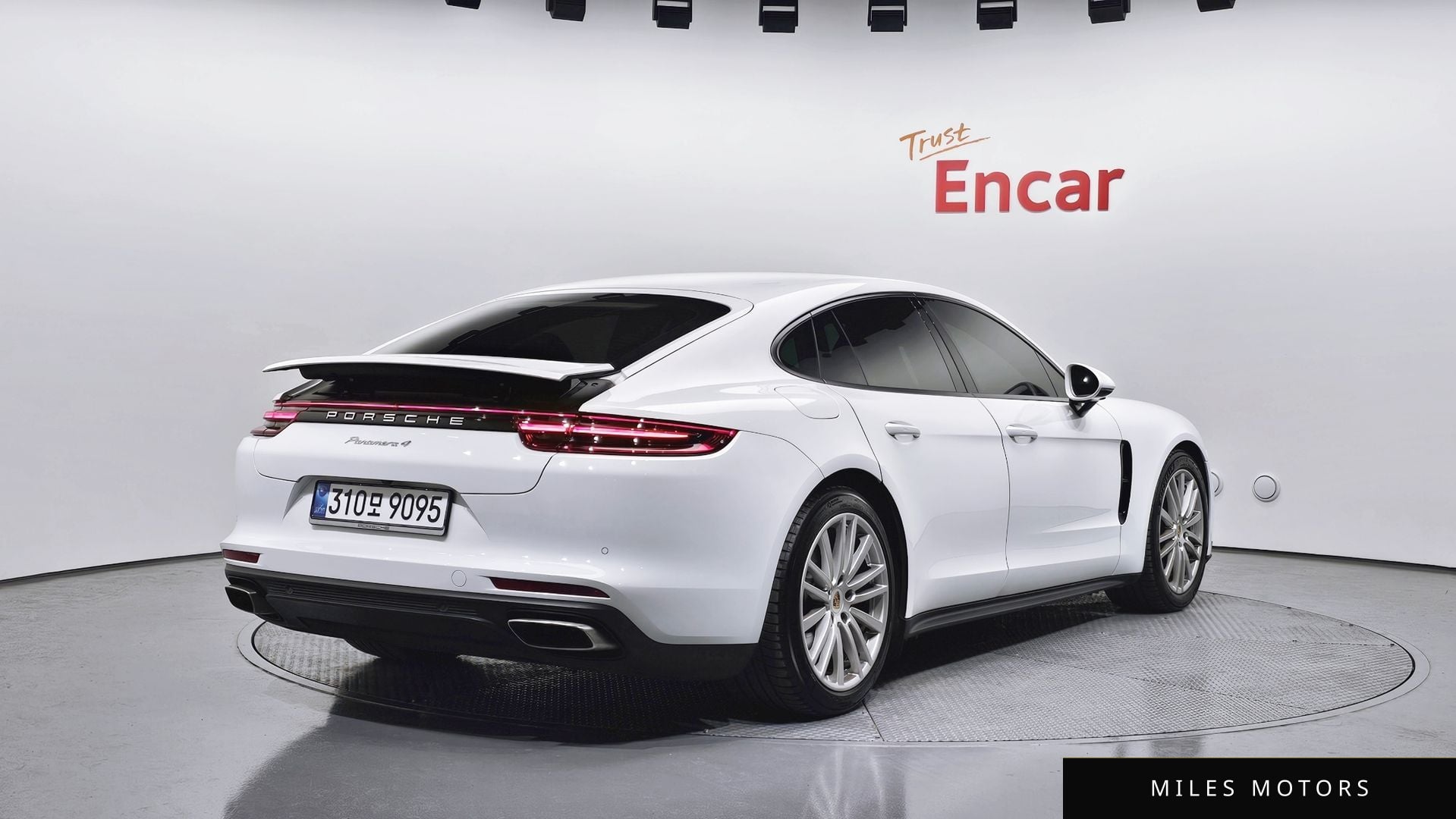 Porsche Panamera 2020 — миниатюра 2