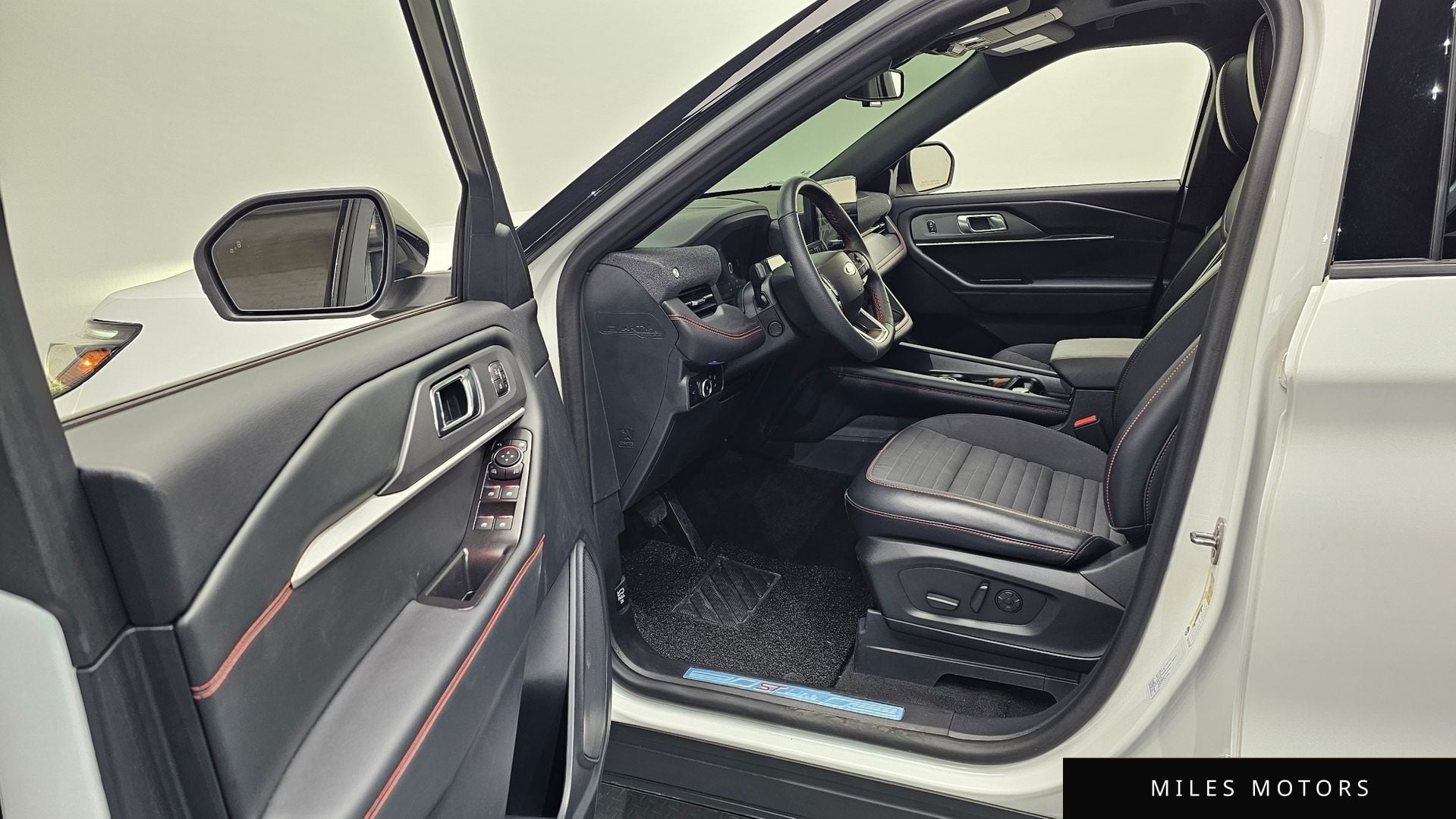 Ford Explorer 2025 — миниатюра 12