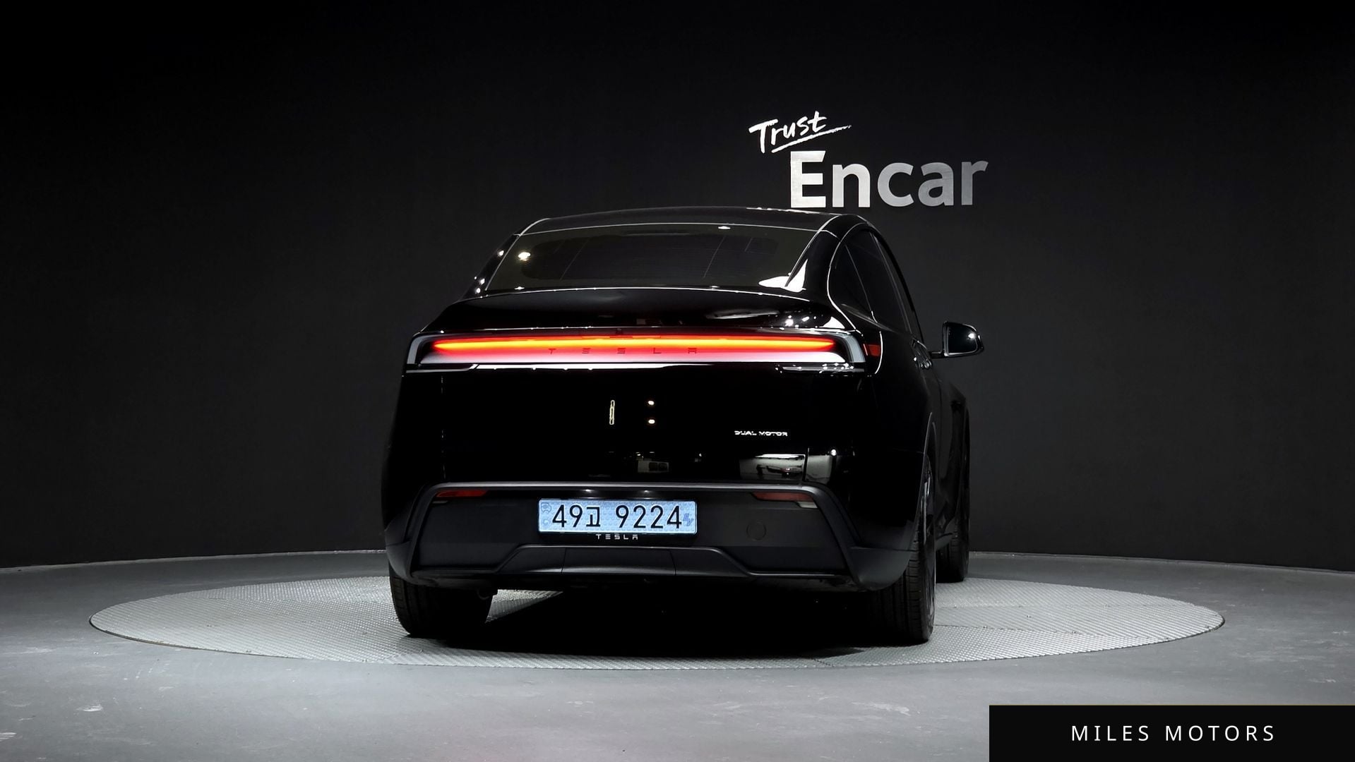Tesla Model Y 2025 — миниатюра 4