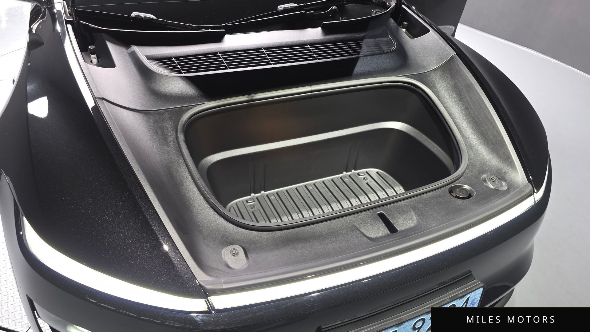 Tesla Model Y 2025 — миниатюра 6