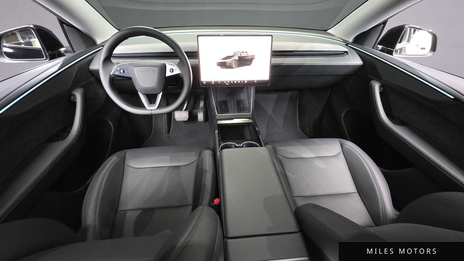 Tesla Model Y 2025 — миниатюра 10