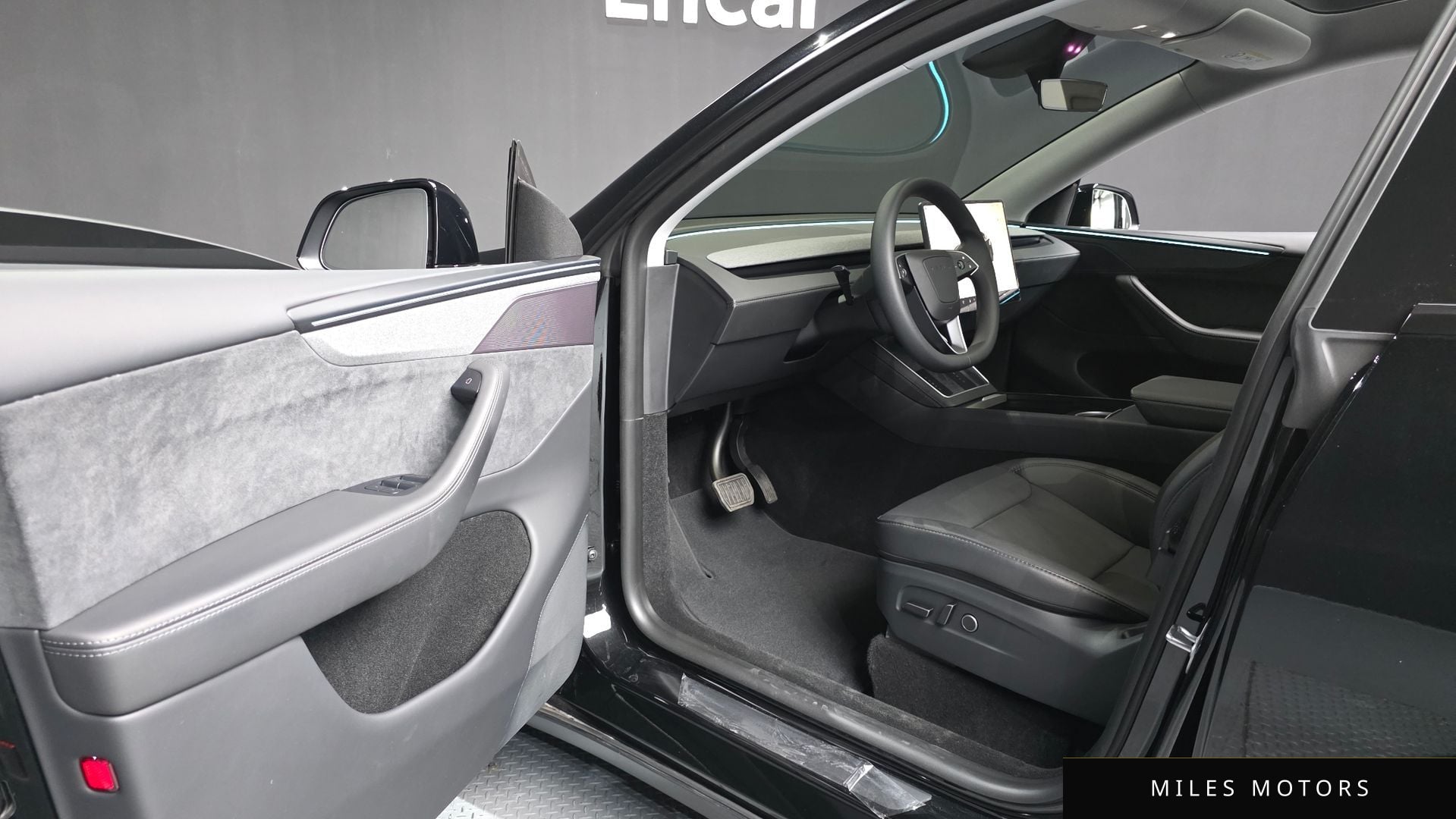 Tesla Model Y 2025 — миниатюра 13